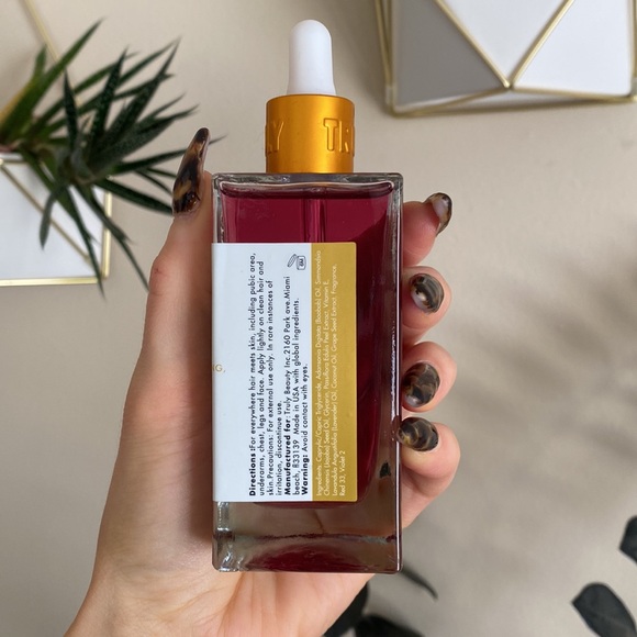 TRULY GLAZED DONUT AFTER SHAVE OIL - Picture 2 of 3